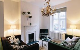 Beautiful House, Cirencester Centre, Parking