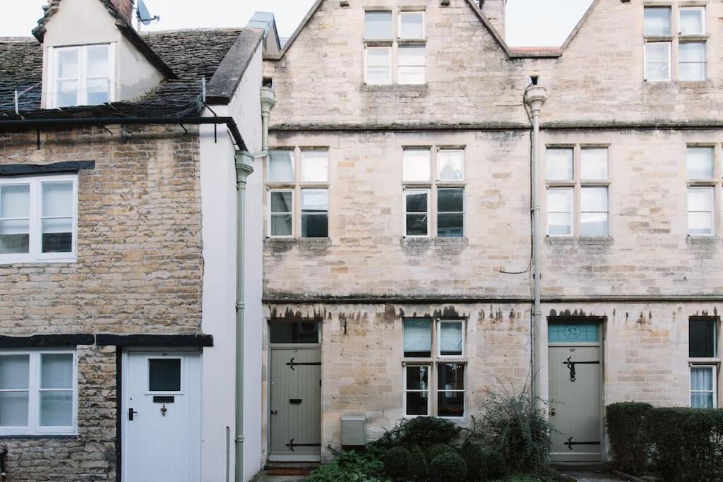 Beautiful House, Cirencester Centre, Parking Exterior photo